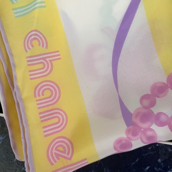 CHANEL Silk Scarf Bijoux Jewellery Pearls Earrings CC Logo - Picture 6 of 14